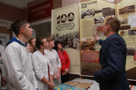 В ІФНМУ відкрилась виставка, присвячена 100-річчю Української революції